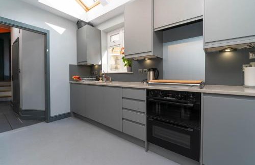 Brighton City Centre Apartment | Host & Stay - Queens Maisonette