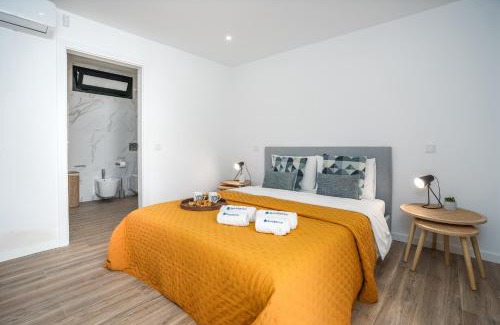 Porches House | Host Wise - Bright Spacious House Swimming Pool