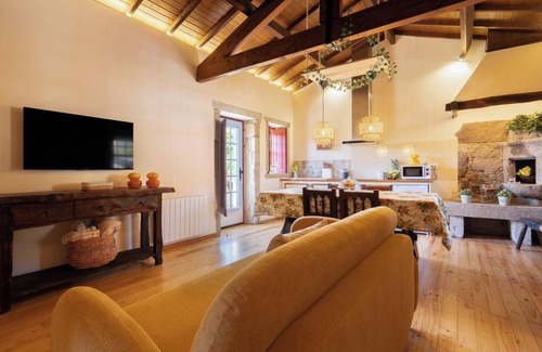 Sopo House | Host Wise - Rustic House with Pool and Garden