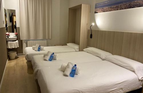 La Maternitat i Sant Ramon House | Hostal BESTPRICE Barcelona Stadium