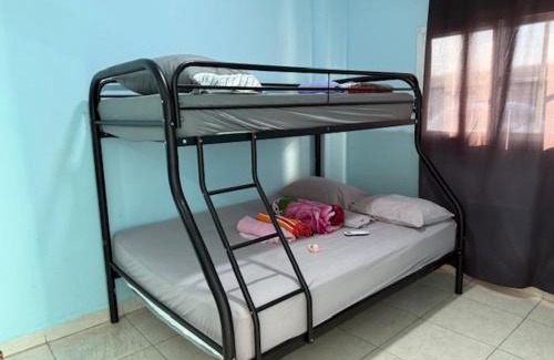 Colon House | HOSTAL BLUE OASIS AQUAMAr