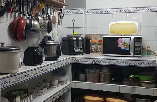 Tivoli House | Hostal Estol