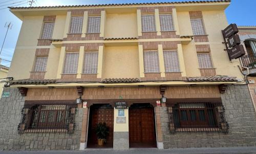 Las Ventas con Pena Aguilera House | Hostal Joaquín