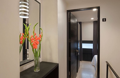 Centro Havana Hotel | Hostal Merced
