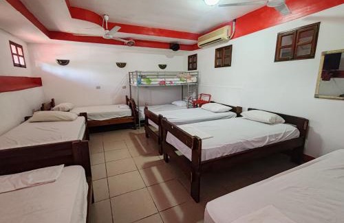 Leon House | Hostal Ruinas de San Sebastián