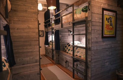 Ballpark Hostel | Hostel Fish