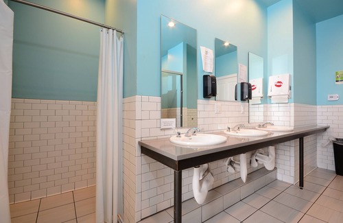 Ballpark Hostel | Hostel Fish