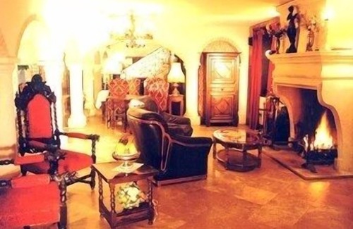Replonges Hotel | Hostellerie Sarrasine
