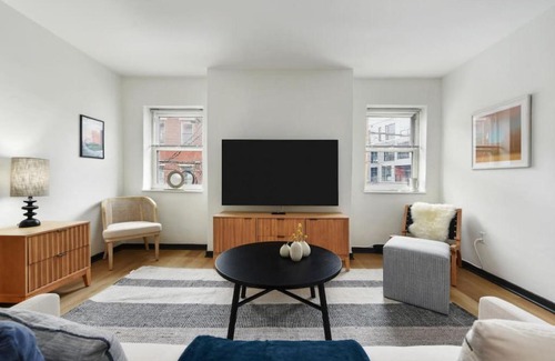 Lower Lawrenceville Apartment | HostWise Stays - Butler St, Lower Lawrenceville, Brand New!