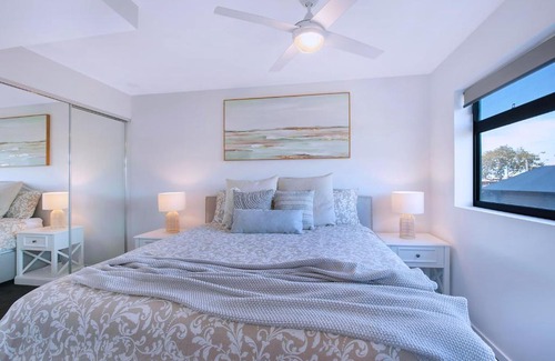 Redcliffe Apartment | HOT Stylish Costal 3 ensuite apartment on Redcliffe, Brisbane
