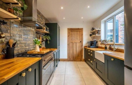 Cleethorpes House | Hot Tub, 2 x King Bed, 1 Bunk Bed, Boho Beach House