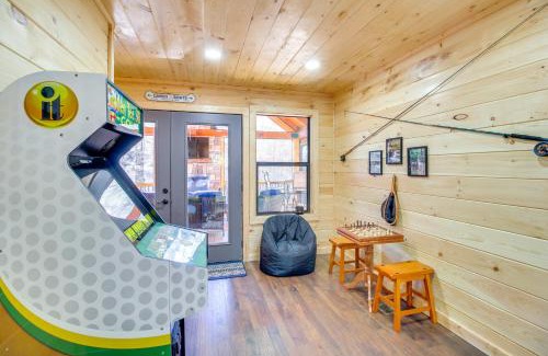 Walnut Mountain House | Hot Tub and Creek View Cabin about 6 Mi to Ellijay!