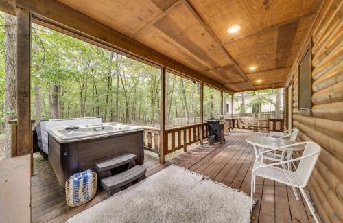 Broken Bow House | Hot Tub and Deck Broken Bow Azalea House