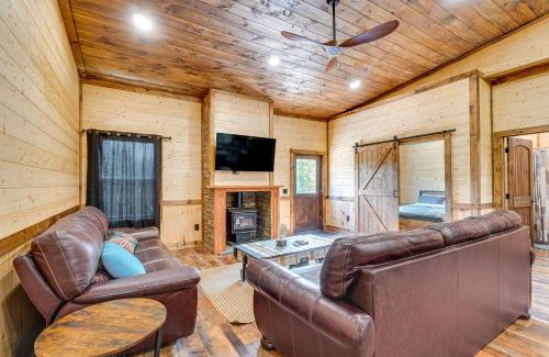 Unaka House | Hot Tub and Mtn Views Pet-Friendly Englewood Cabin