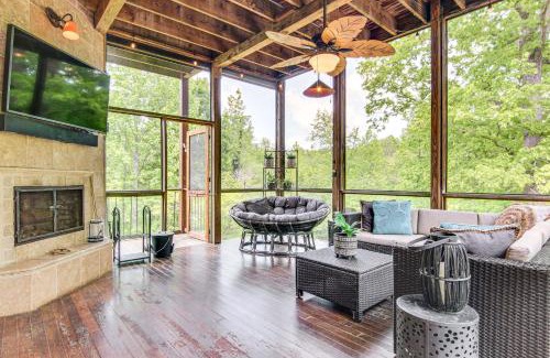 Landrum House | Hot Tub and Trail Access Treehouse in Landrum!