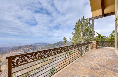 Yucaipa House | Hot Tub and Views Luxe Mountain Escape in Yucaipa