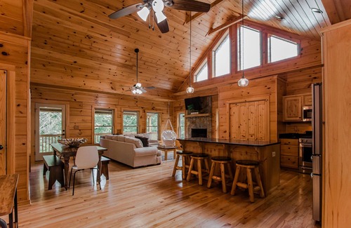 Laurel Ridge House | Hot Tub/Balcony Views/Gameroom