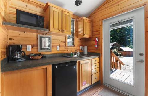 Union Cabin | Hot Tub Cabin #12