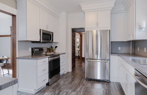 Roosevelt House | *HOT TUB* Character home minutes to downtown Fargo & NDSU!