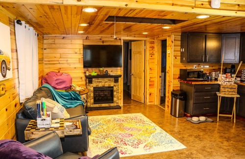 Higgins Lake Cabin | HOT TUB! Dog Friendly, Beach, Fire Pit, TOTAL RELAXATION AWAITS!