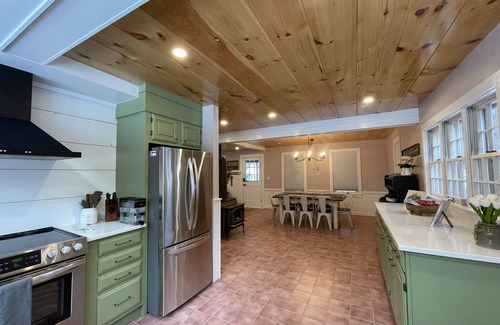 Chocorua House | HOT TUB & FIRE PIT White Mountains near North Conway