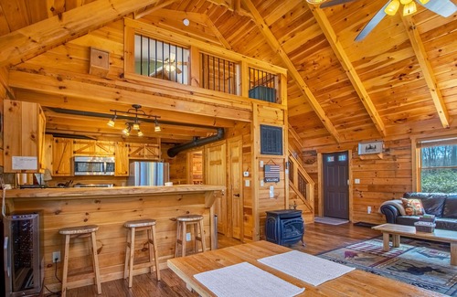 Stanardsville Cabin | Hot tub, Firepit, Beautiful Mountain Views!