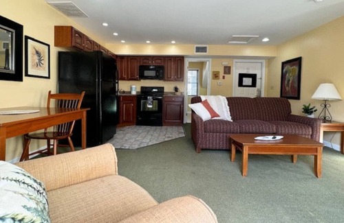 Francestown House | Hot Tub & Fireplace | Relax Near Ski & Golf