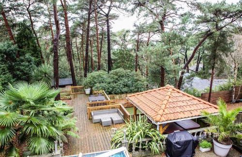 Canford Cliffs Villa | Hot Tub/Football Court/Sleeps 12/Luxury Villa