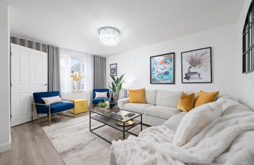 Perth House | Hot Tub - Garden Oasis - Stylish Stay