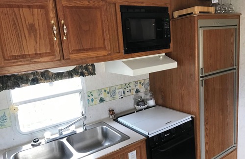 Simpson Cabin | Hot tub. hiking, biking, fishing, swimming, rock climbing or just sight seeing.