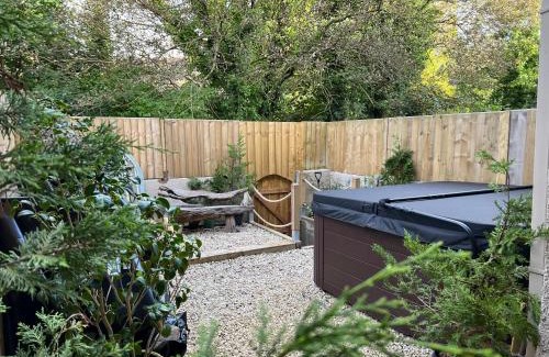 Abertillery House | Hot tub Retreat In The Valley's Of South Wales