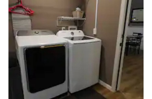 Rushville Apartment | HOT TUB Saint Mary's 2 of the FLX