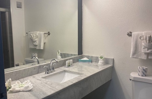 Pines Village Hotel | Hotel 10 Extended Stay