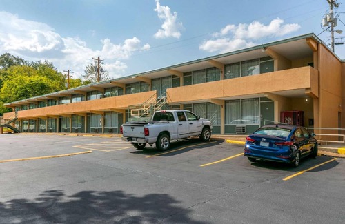 Kingston Springs Hotel | Hotel ∙ 127 guests