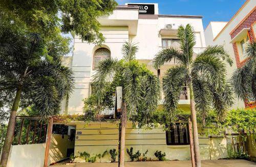 Kelambakkam Hotel | Hotel ∙ 2 guests