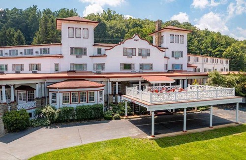 Brownfield Hotel | Hotel ∙ 4 guests