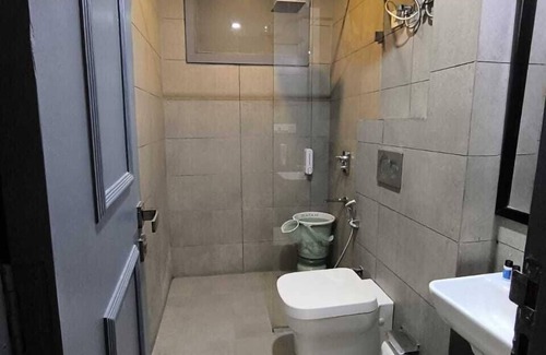 Pashim Vihar Hotel | Hotel 7 Star