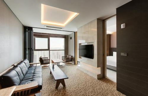 Yeongdo Hotel | Hotel Adela