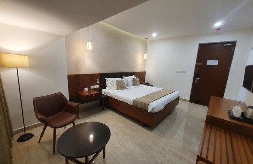 Onamthuruth Hotel | Hotel Aida