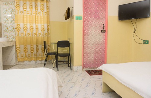 Dhaka Hotel | Hotel Al Sarwar - Deluxe Triple Room