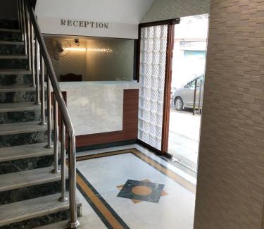 Wellington Pier Hotel | Hotel Antique - Colaba