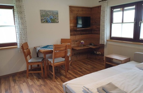 Goeriach Bed & Breakfast | Hotel apartment Tauerngold - Gasthof Lacknerhof