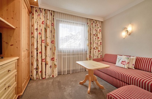 Lech am Arlberg Hotel | Hotel Appartement Roggal