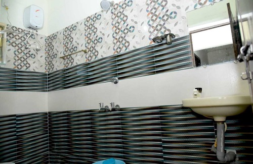 Adyar Hotel | Hotel Aradhya Inn Deralakatte