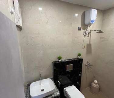 Bareilly Hotel | Hotel Arrow 19