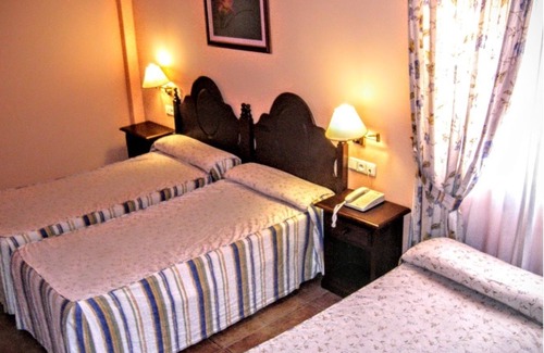Fuensanta Hotel | Hotel Asador Albenzaire
