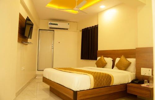 Girgaon Hotel | Hotel Ashyana - Near To Grant Road Station Mumbai