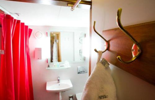 Centrum Boat Rental | Hotel Barken Viking