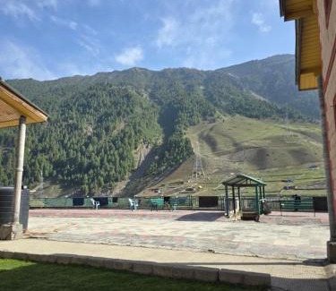 Sonamarg Hotel | Hotel Barzman