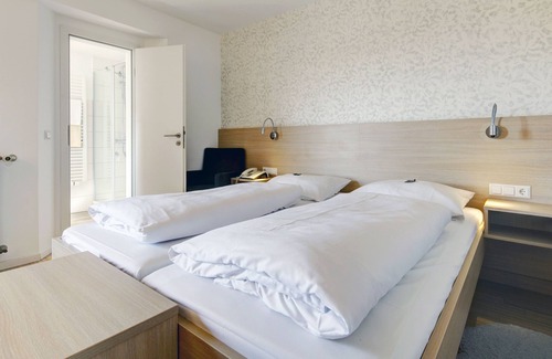 Grossbettlingen Hotel | Hotel Bauer Großbettlingen